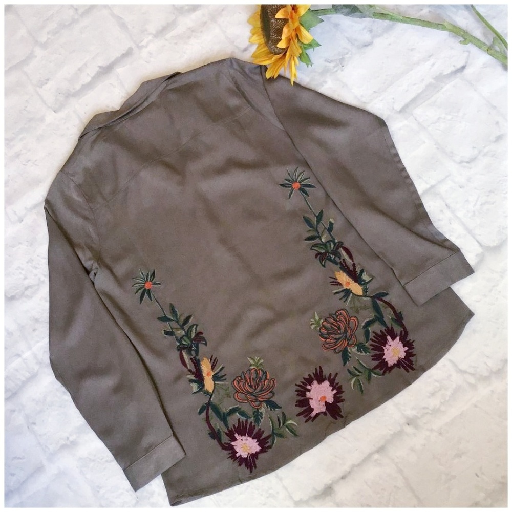 🎀HP🎀 Skies Are Blue Olive Embroidered Top - Picture 8 of 8